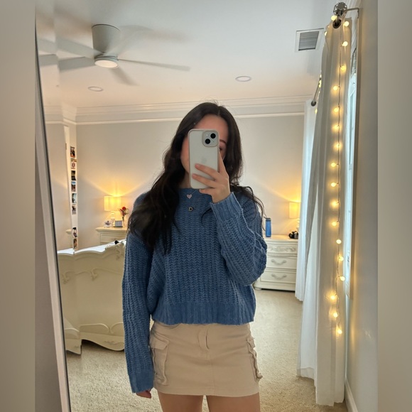 American Eagle Ocean Blue XS Sweater🌊✨🪩 - Picture 2 of 2